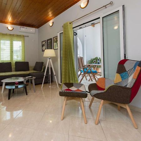 Thano'S Stylish Flat Just 150M To The Beach Faraí エクステリア 写真